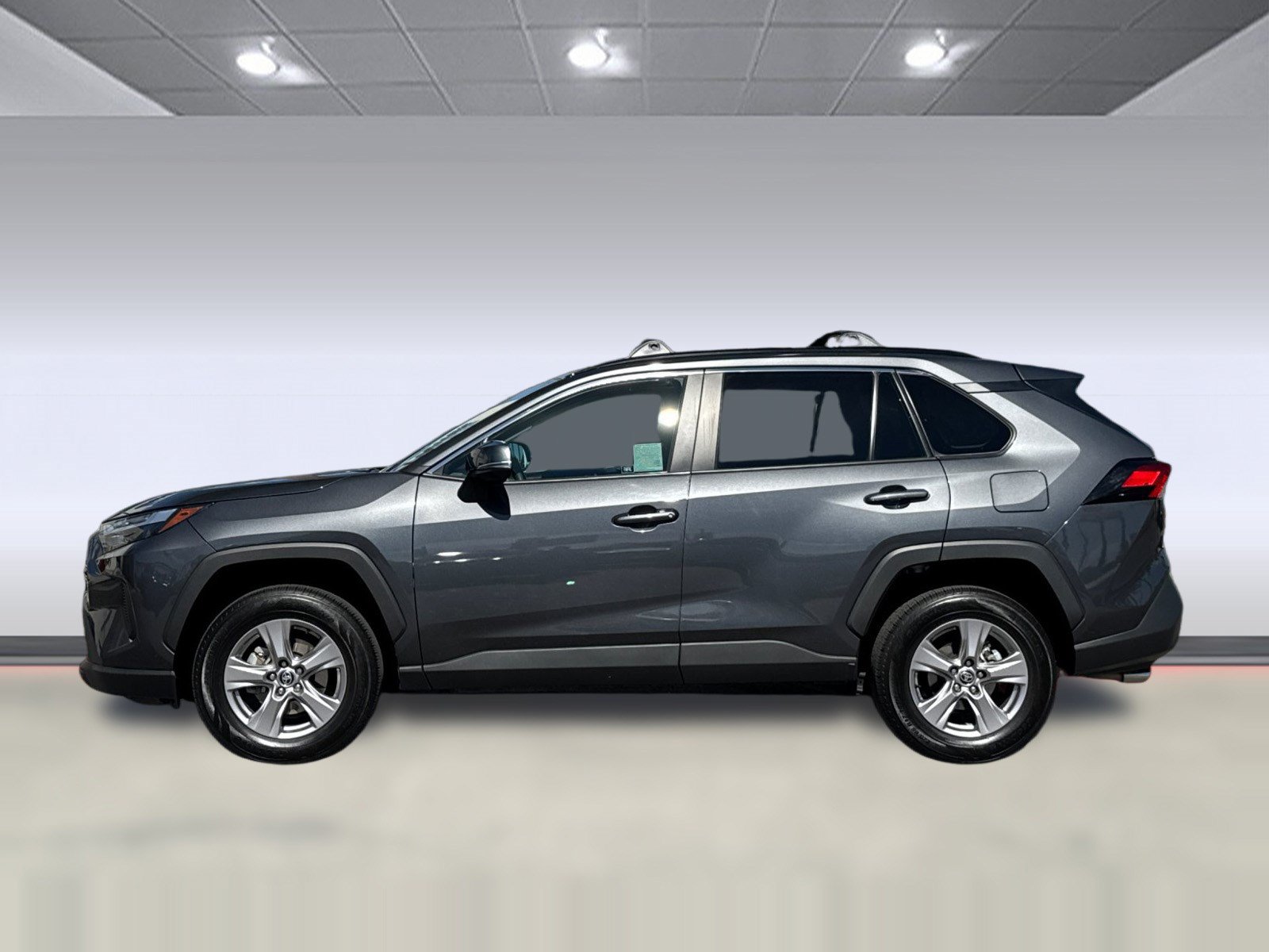 Used 2025 Toyota RAV4 XLE FWD image 2
