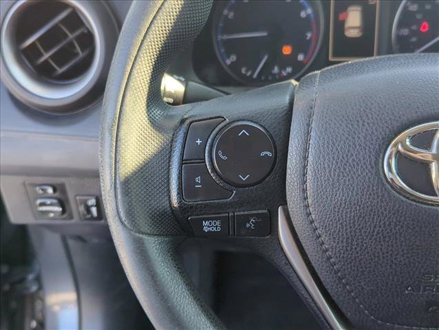 Used 2018 Toyota RAV4 LE image 11