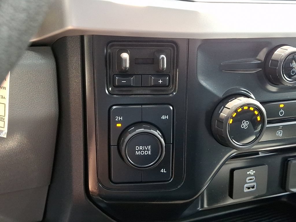 Used 2025 Ford F250 XLT AWD/4WD image 23