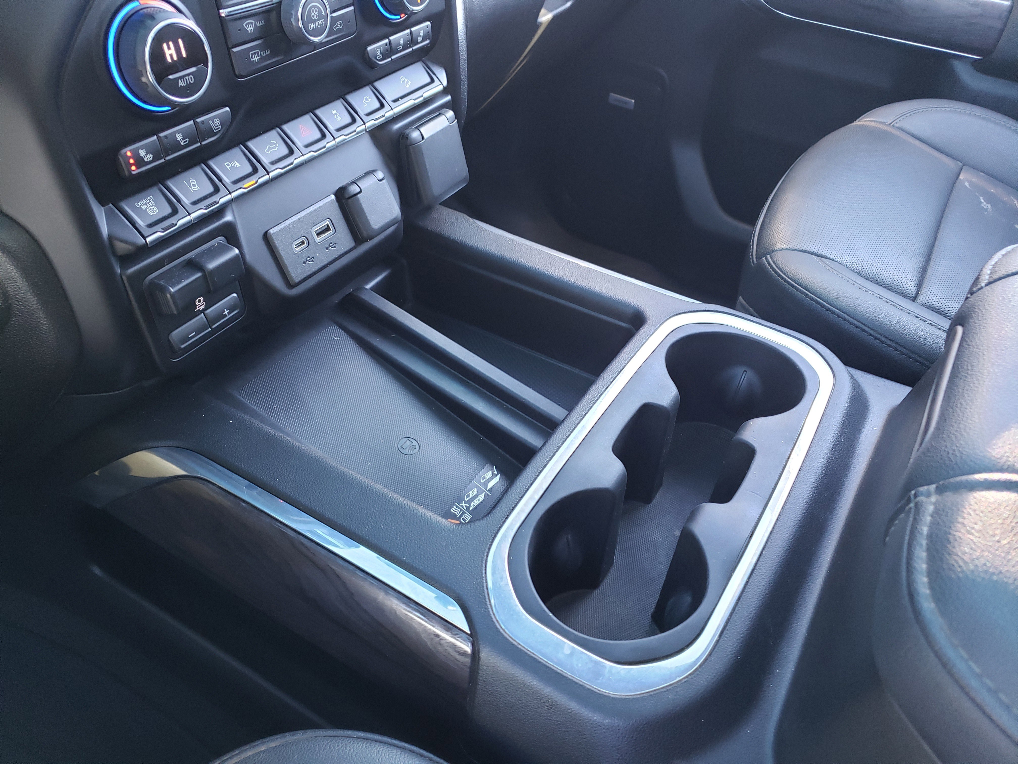 Used 2022 Chevrolet Silverado 2500 LTZ w/ LTZ Premium Package image 24