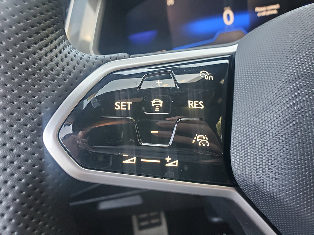Used 2022 Volkswagen Tiguan SE R-Line AWD/4WD image 27