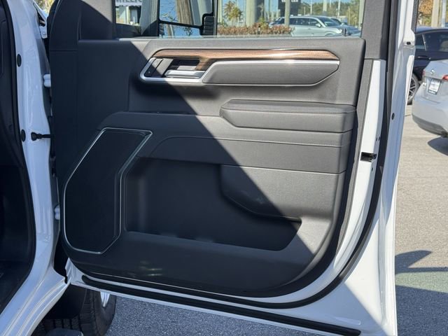 Used 2025 Chevrolet Silverado 2500 LT w/ Convenience Package image 34