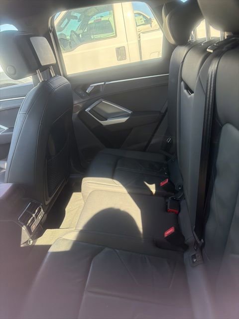 Used 2020 Audi Q3 2.0T Premium w/ Convenience Package AWD/4WD image 5