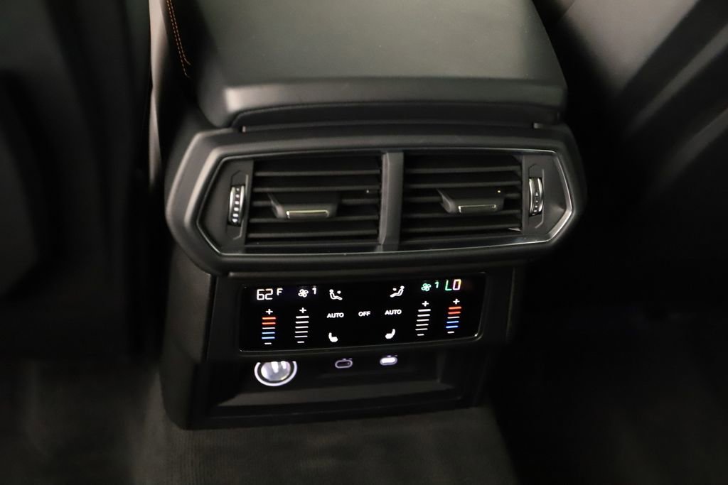 Used 2022 Lamborghini Urus image 22