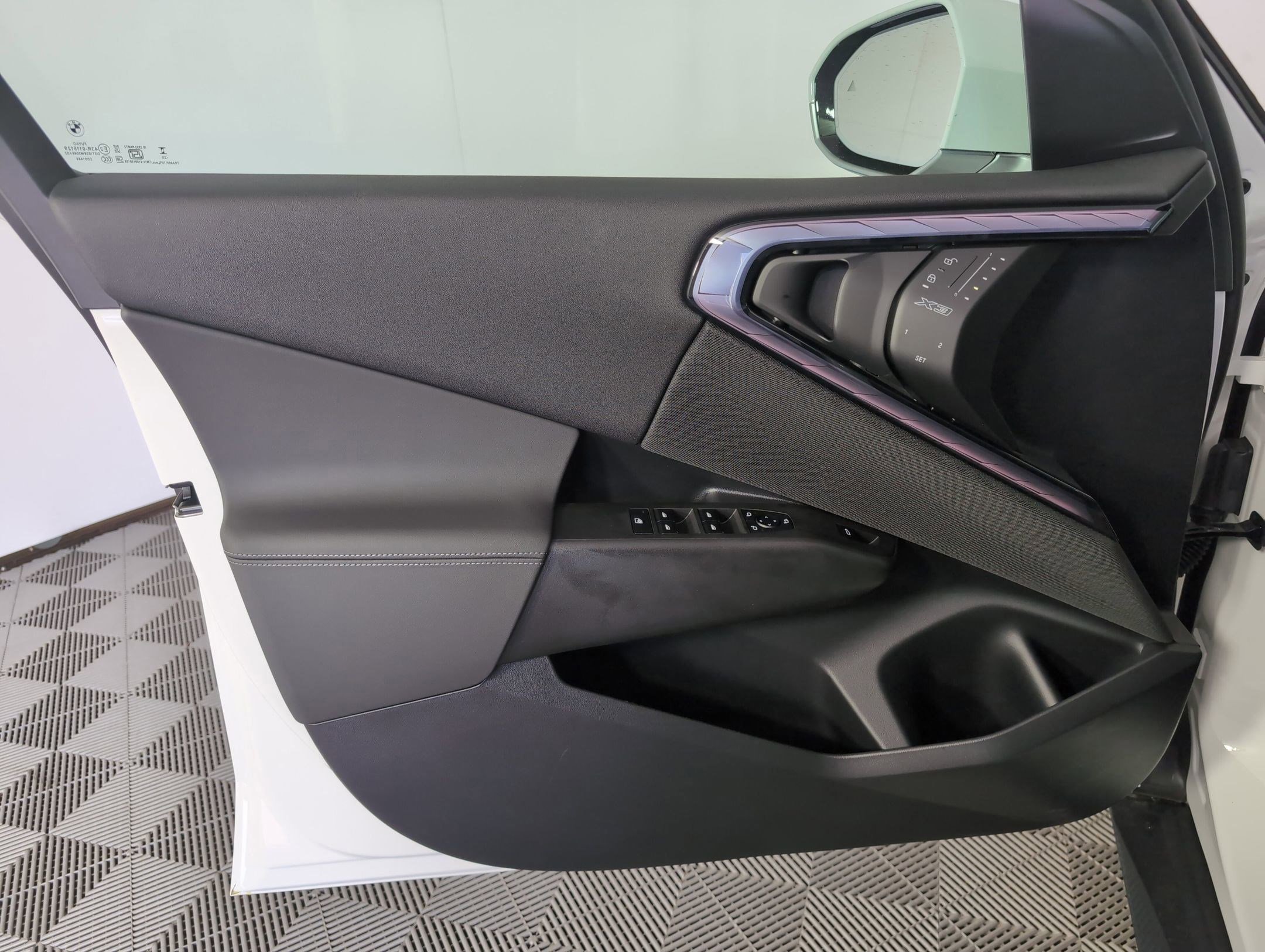 Used 2025 BMW X3 xDrive30i w/ Premium Package image 21