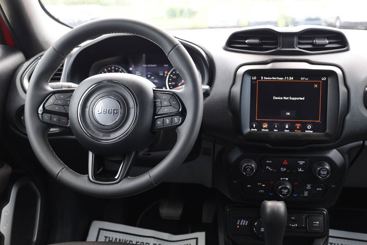 Used 2021 Jeep Renegade Latitude w/ Luxury Group II AWD/4WD image 23