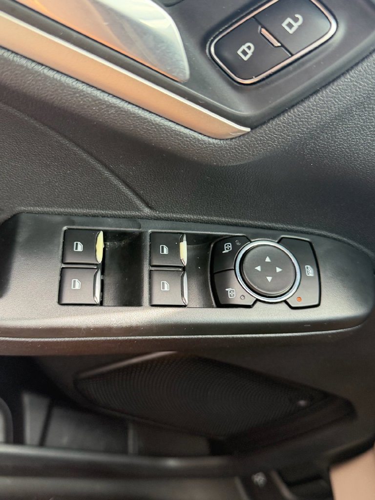 Used 2022 Ford Escape SEL FWD image 36