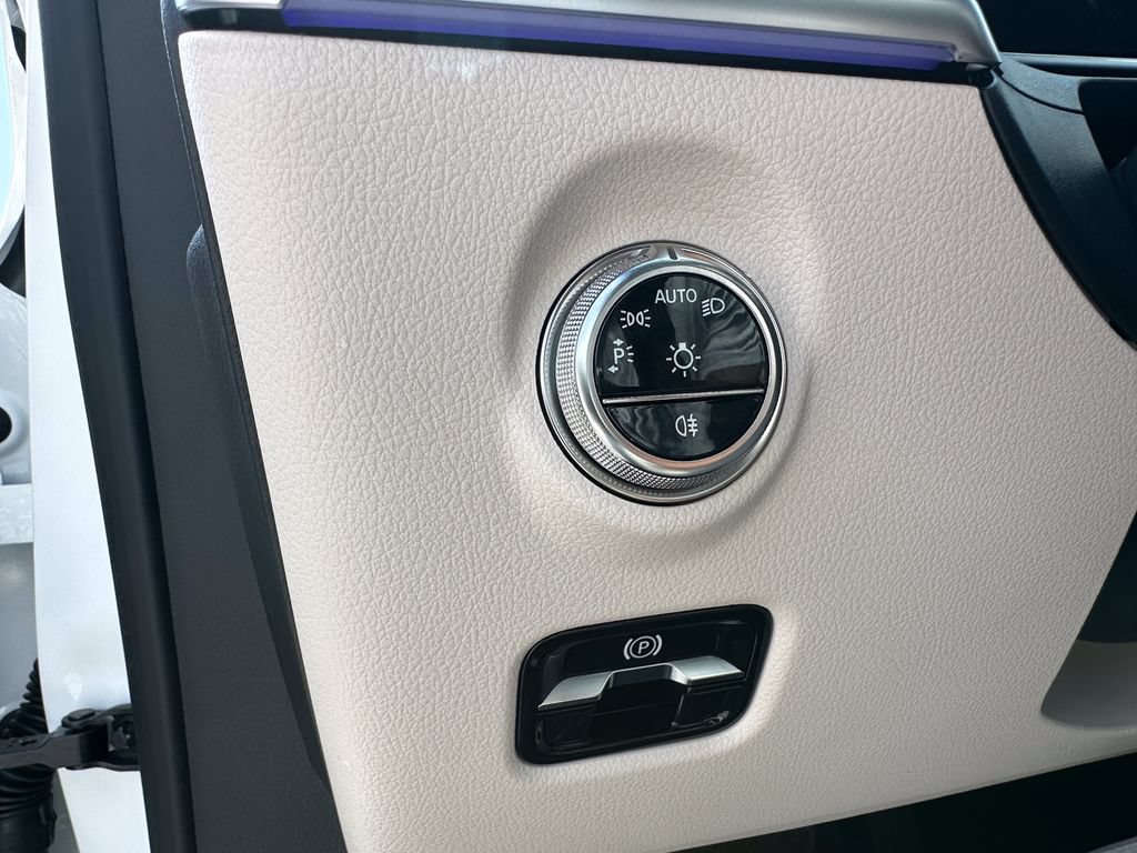 New 2026 Mercedes-Benz C 300 Sedan image 35