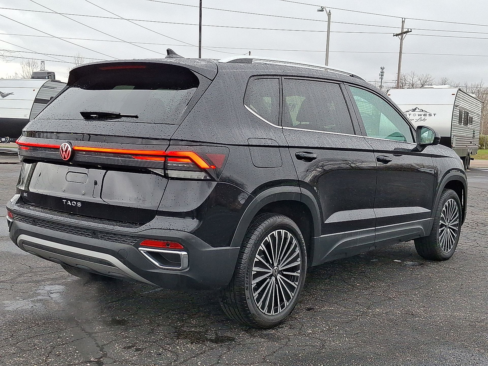 Used 2025 Volkswagen Taos SE FWD image 25