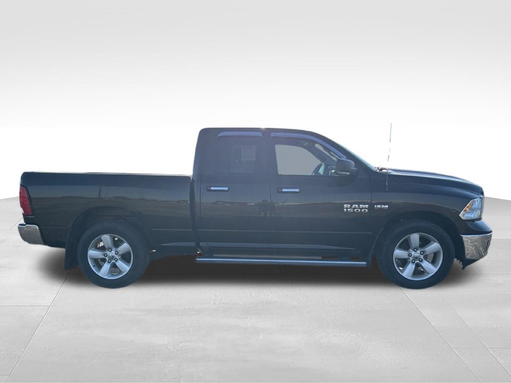 Used 2017 RAM 1500 Classic SLT w/ SLT Plus D←cor Group AWD/4WD image 5