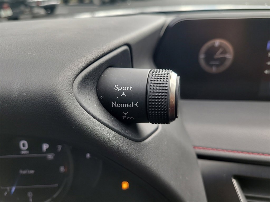 Used 2022 Lexus UX 200 F Sport image 28