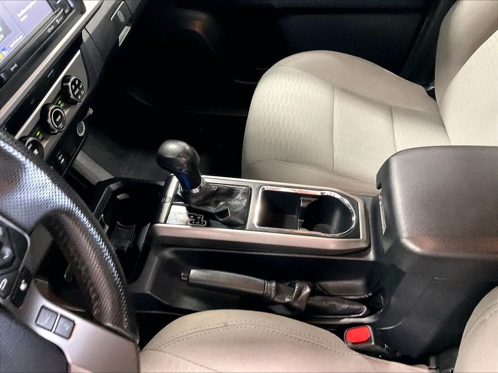 Used 2018 Toyota Tacoma SR5 AWD/4WD image 20