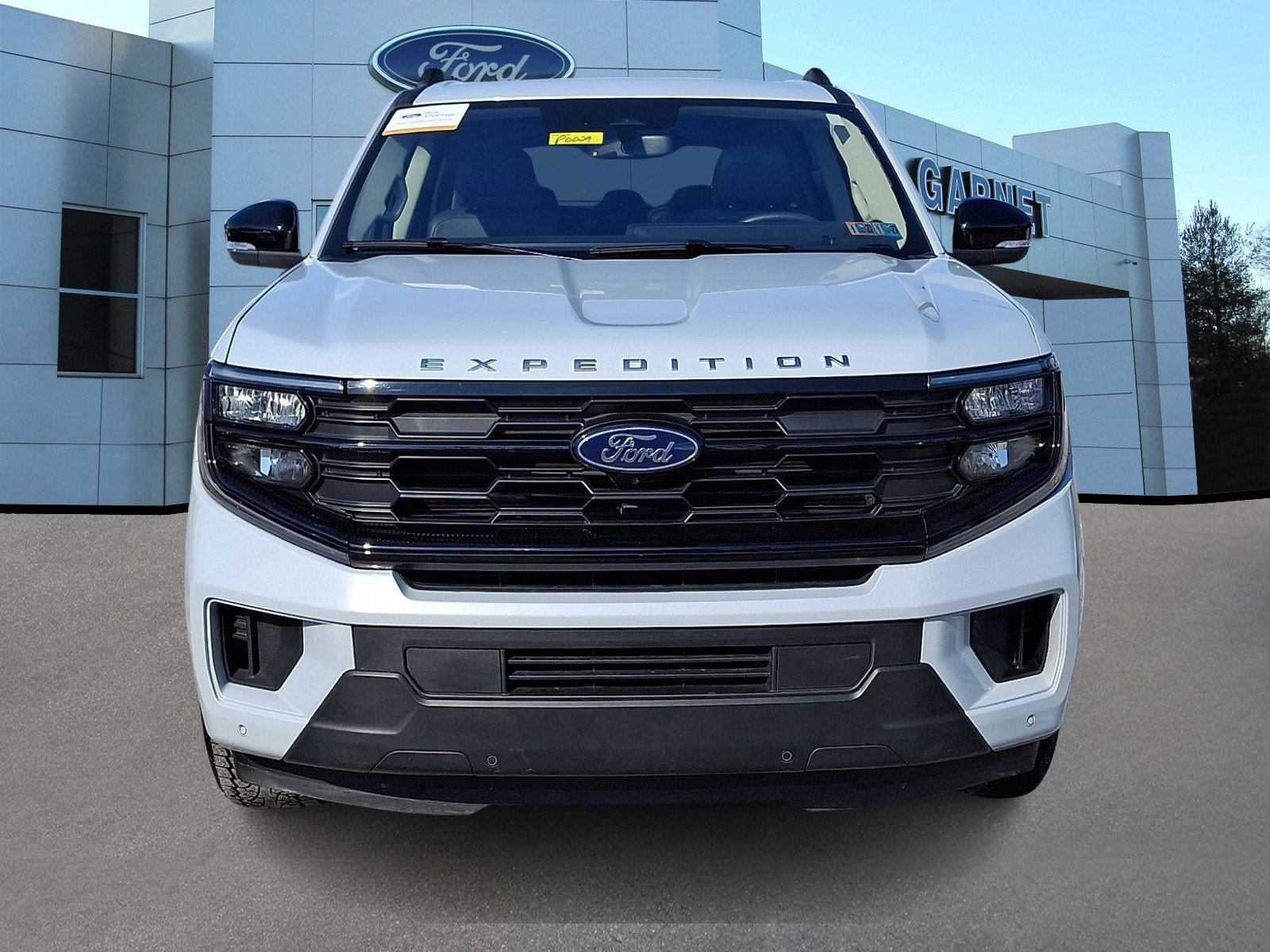 Certified 2025 Ford Expedition Active image 3