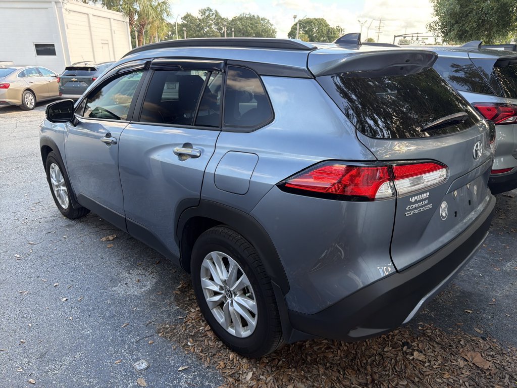 Used 2025 Toyota Corolla Cross LE FWD image 6