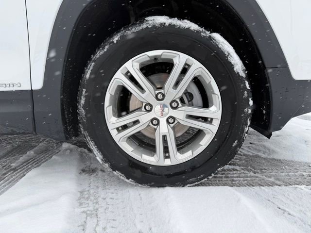 Used 2024 GMC Terrain SLE image 30