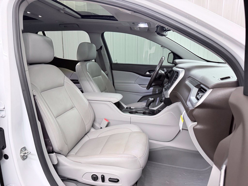 Used 2019 GMC Acadia SLT w/ LPO, Floor Liner Package FWD image 45