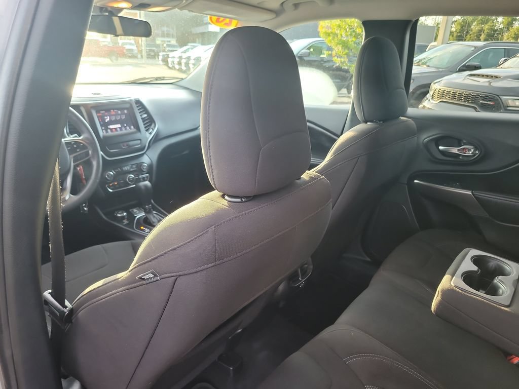 Used 2020 Jeep Cherokee Latitude AWD/4WD image 12