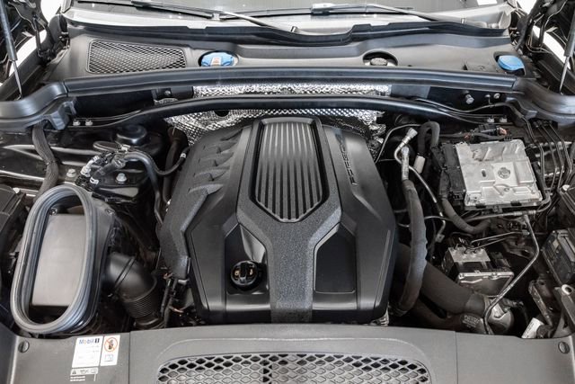 Used 2023 Porsche Macan image 4