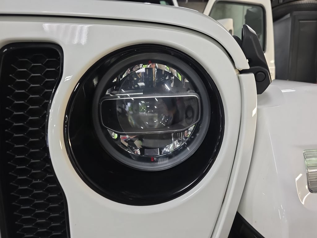 Used 2021 Jeep Wrangler Unlimited Sahara AWD/4WD image 30