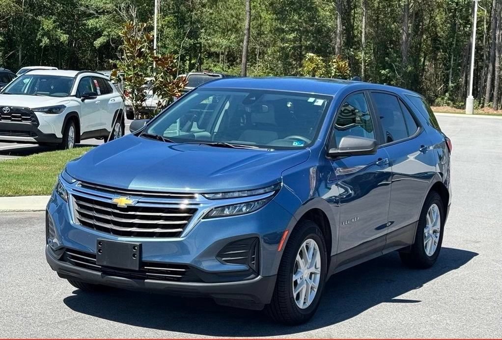 Used 2024 Chevrolet Equinox LS FWD image 2
