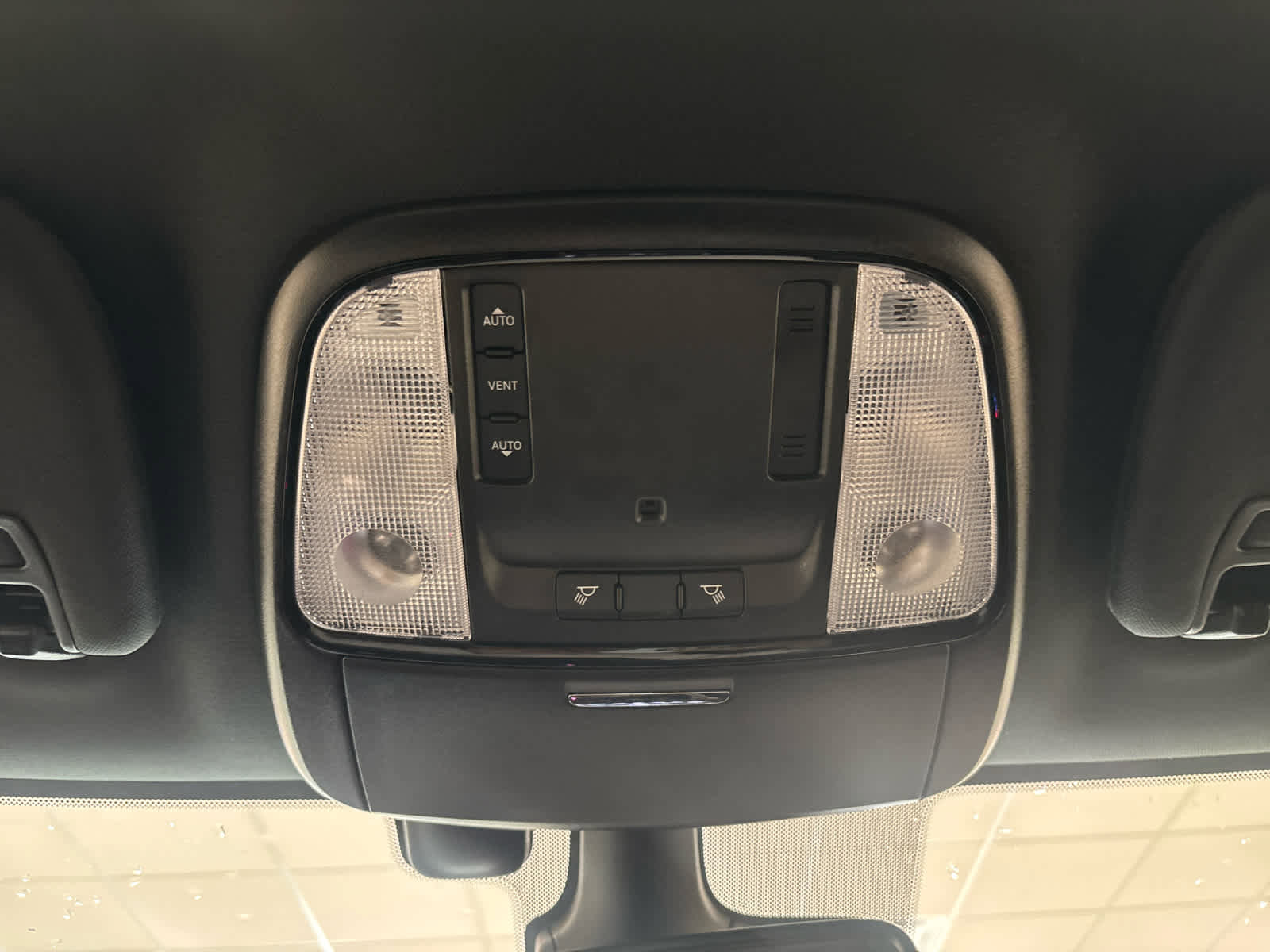 Used 2024 Dodge Durango SXT w/ SXT Blacktop Group AWD/4WD image 33