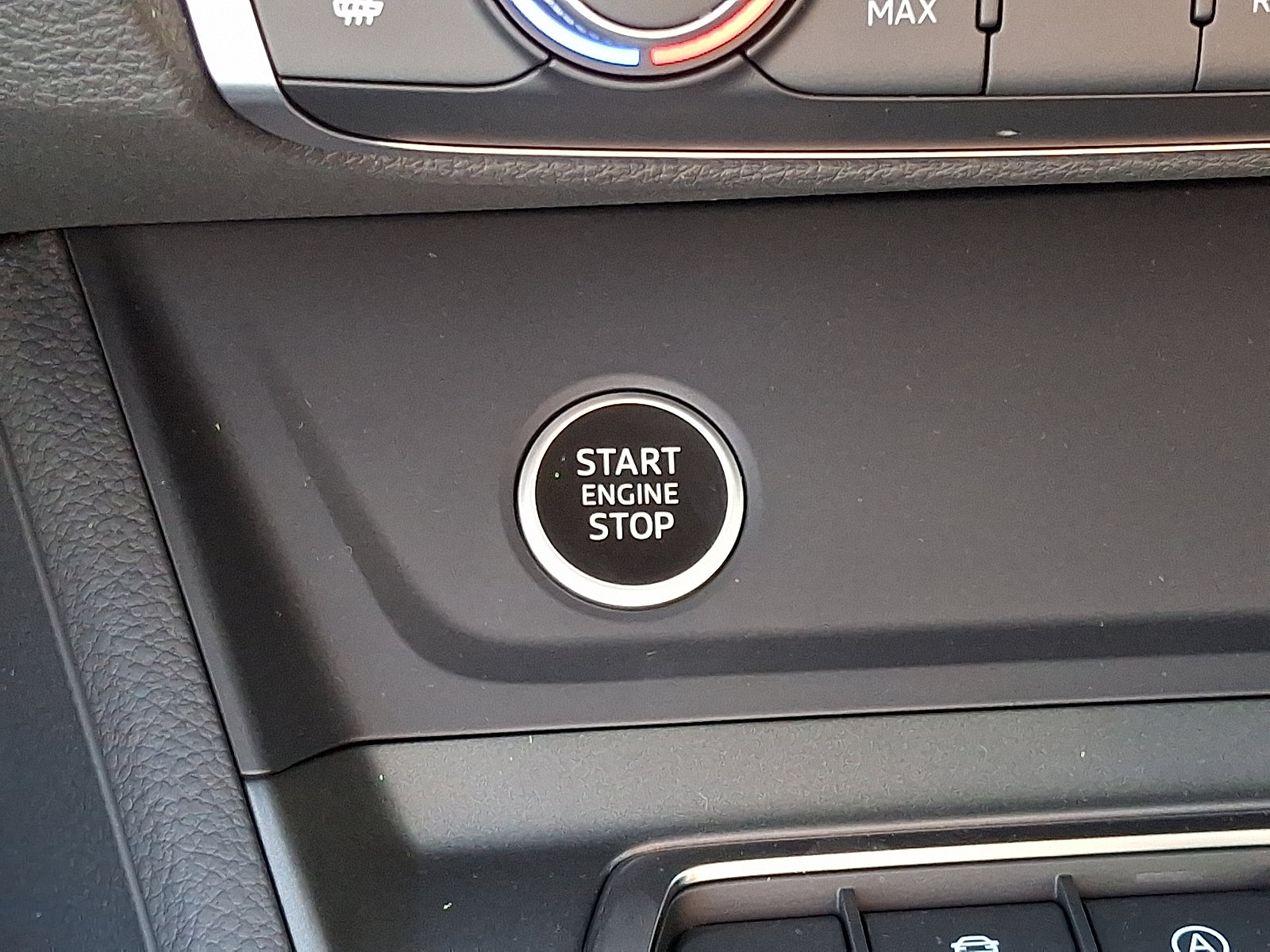 New 2025 Audi Q3 2.0T Premium image 15