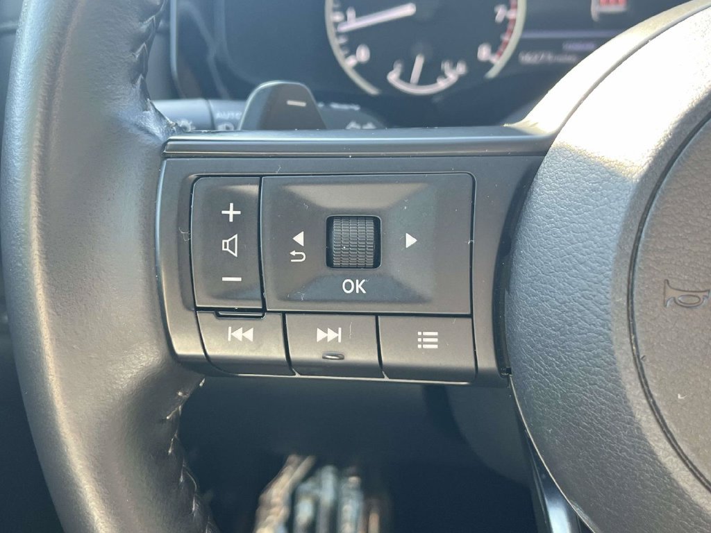 Used 2025 Nissan Pathfinder SV FWD image 20