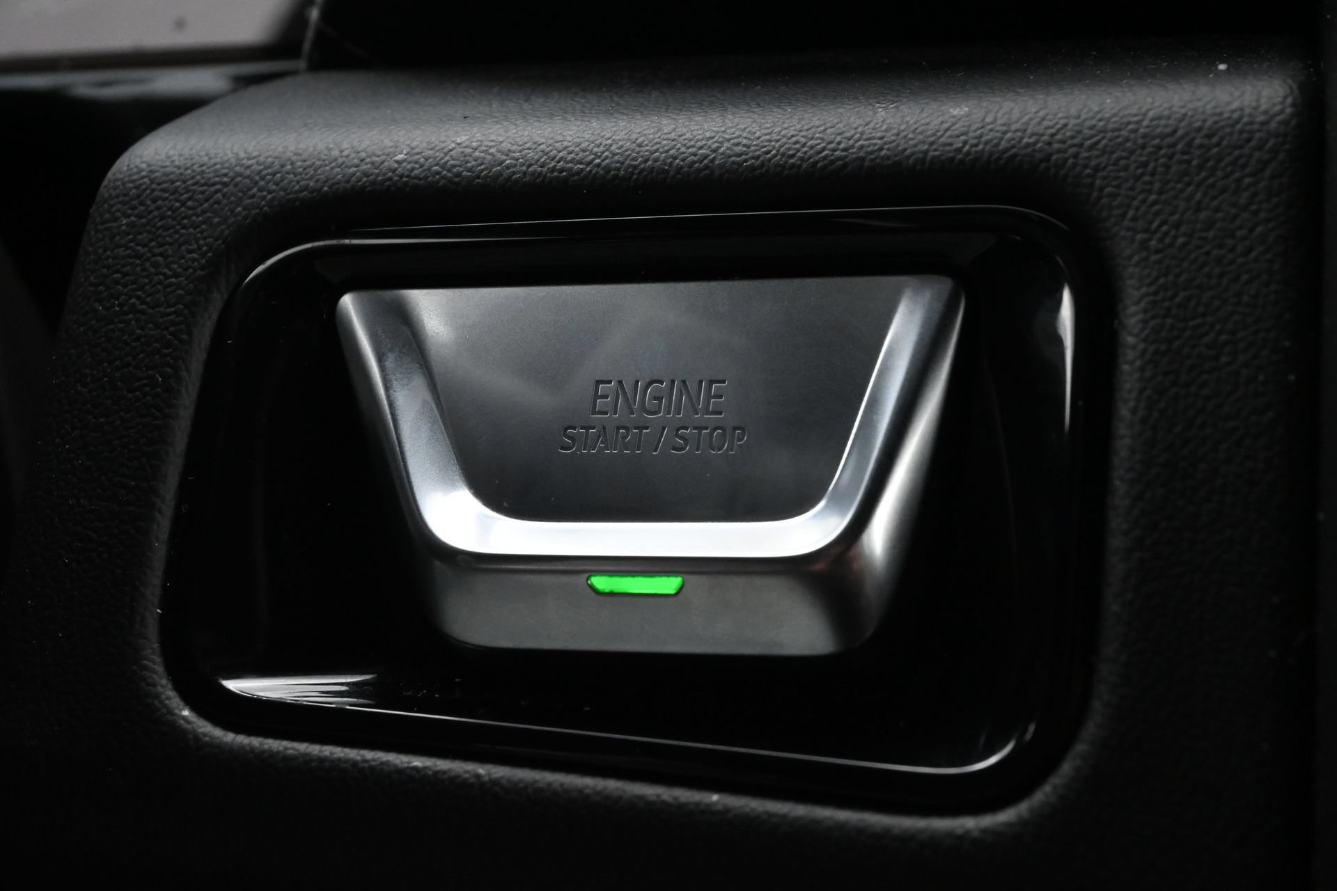 Used 2025 GMC Yukon Denali w/ Sun & Power Step Package RWD image 16