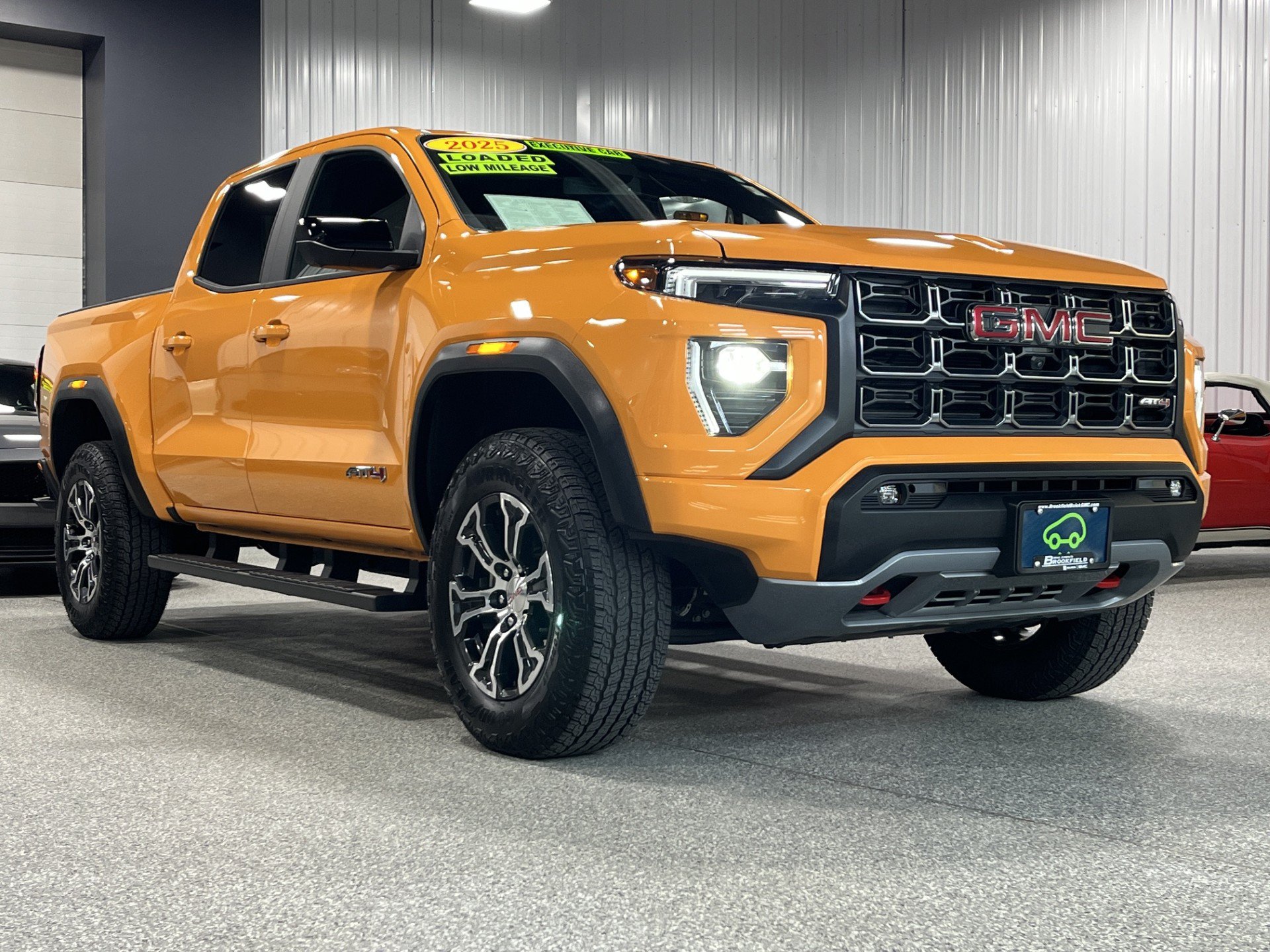 Certified 2025 GMC Canyon AT4 w/ Technology Plus Package AWD/4WD image 6