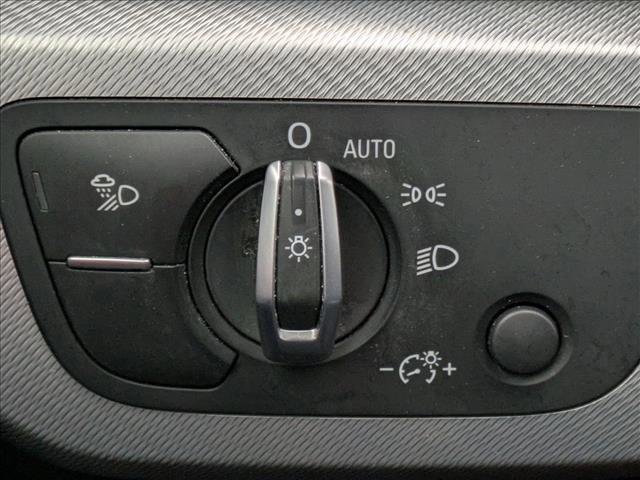 Used 2018 Audi A4 2.0T Premium image 12