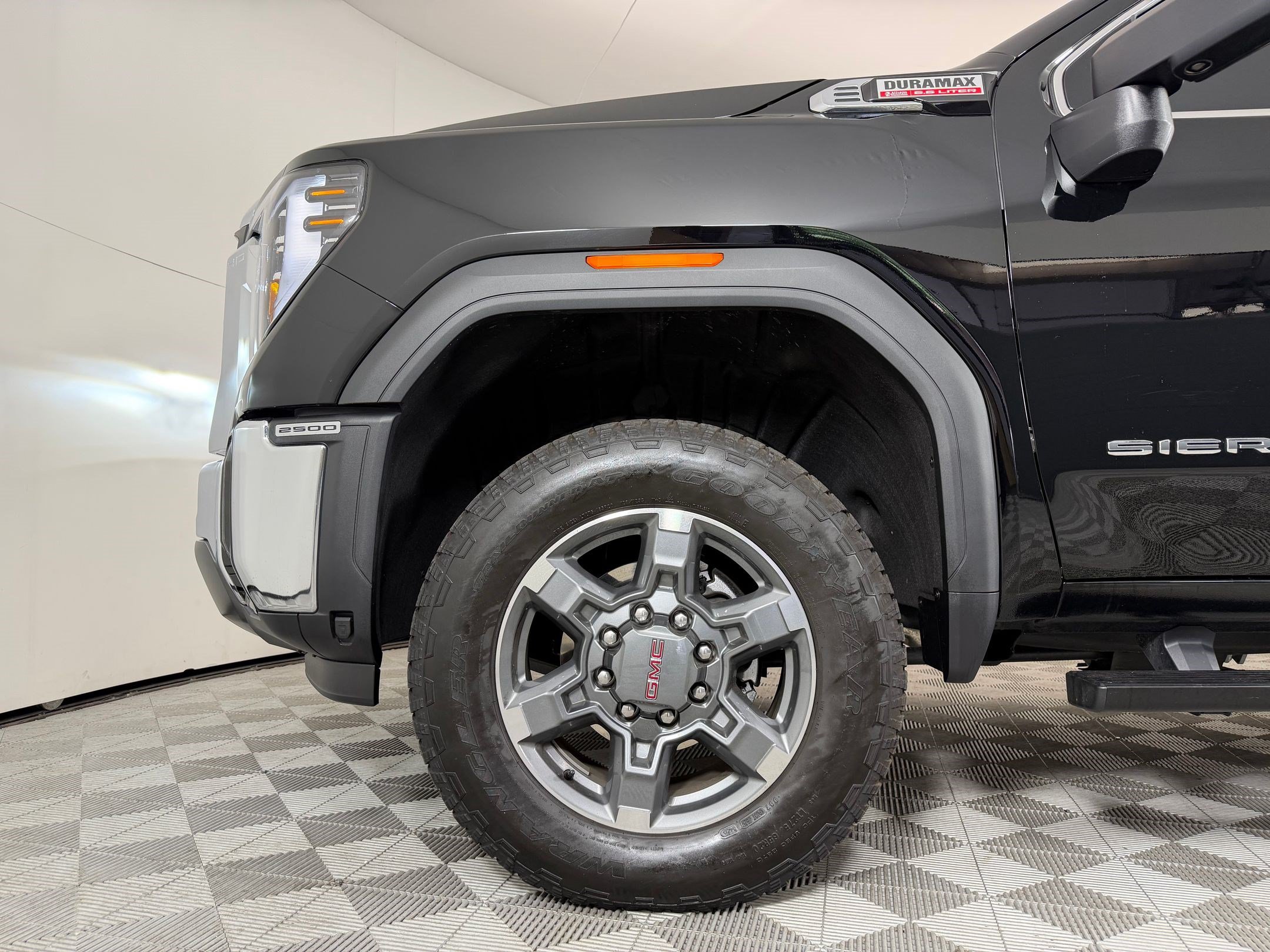 Used 2026 GMC Sierra 2500 SLT w/ SLT Convenience Package AWD/4WD image 10