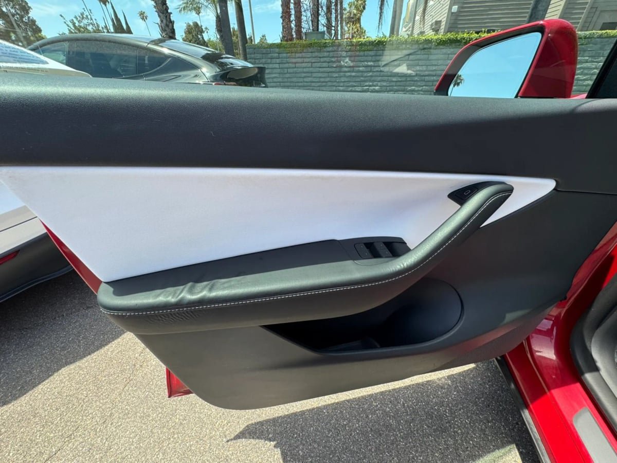 Used 2024 Tesla Model Y Long Range AWD/4WD image 23