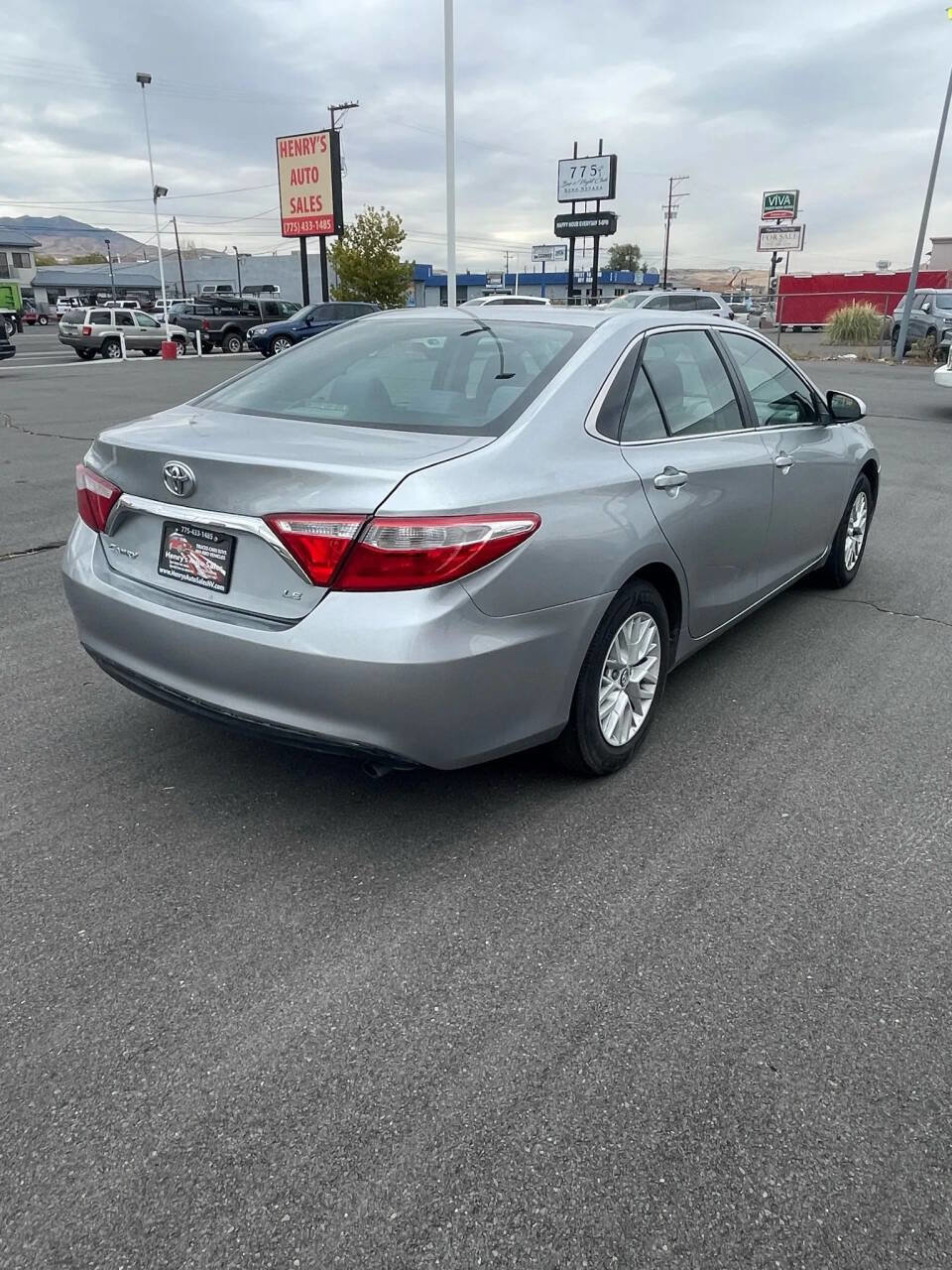 Used 2016 Toyota Camry LE image 4