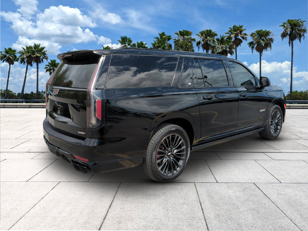 Used 2024 Cadillac Escalade ESV V AWD/4WD image 8