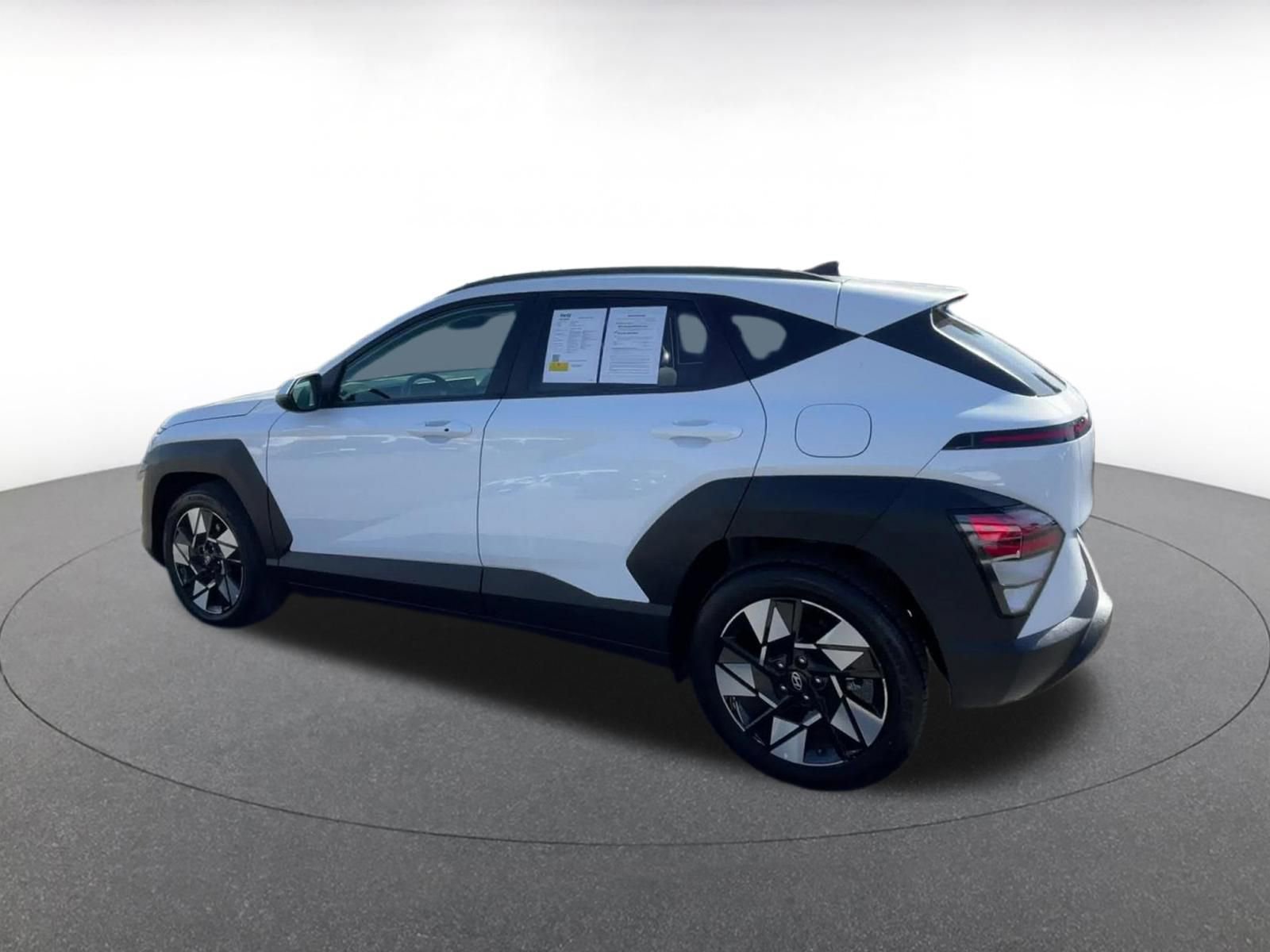Used 2025 Hyundai Kona SEL FWD image 11
