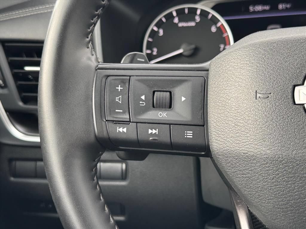 Certified 2025 Nissan Rogue SV FWD image 18