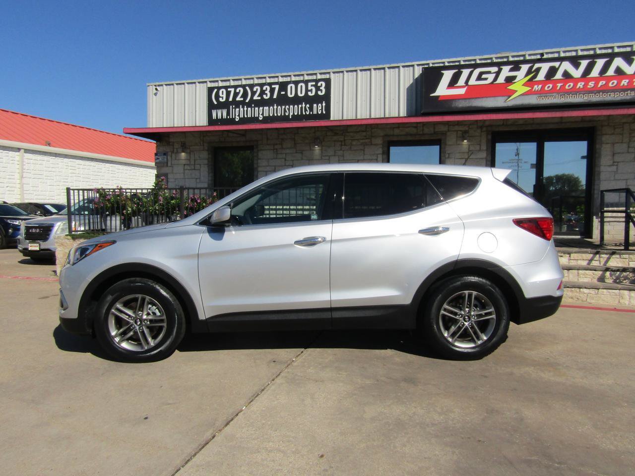 Used 2018 Hyundai Santa Fe Sport FWD image 2