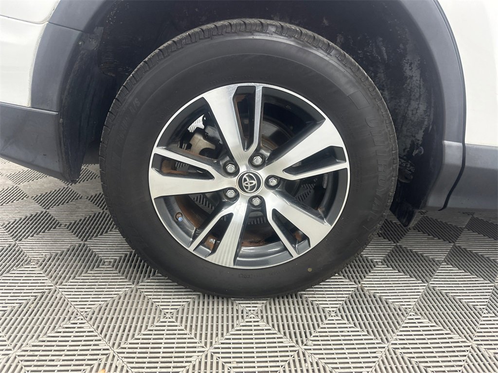 Used 2017 Toyota RAV4 XLE image 18