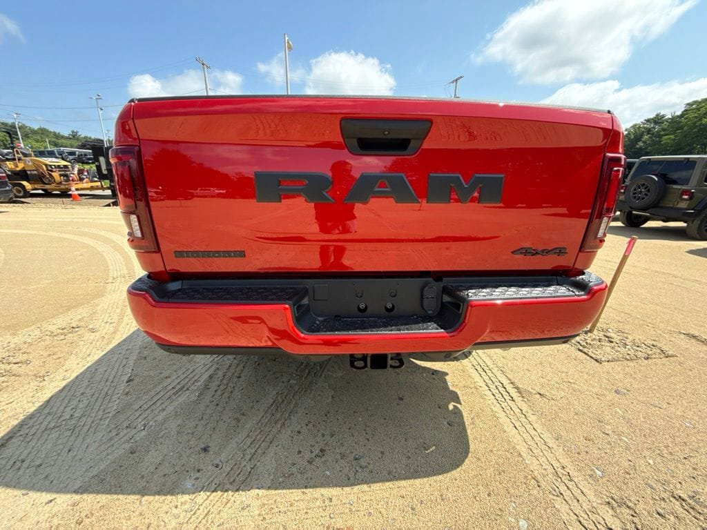 New 2026 RAM 2500 Big Horn AWD/4WD image 4