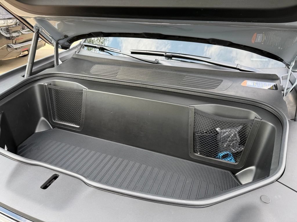 Used 2025 Rivian R1S Adventure AWD/4WD image 11