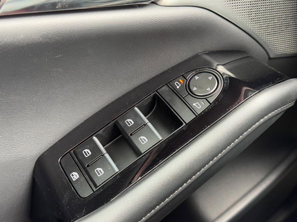 New 2026 MAZDA MAZDA3 Hatchback w/Premium Plus Pkg image 15