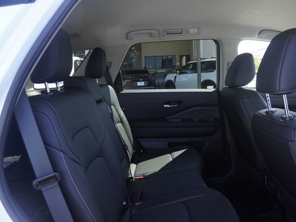 New 2026 Nissan Pathfinder SL image 19