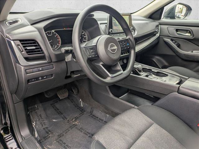 Used 2024 Nissan Rogue SV image 10