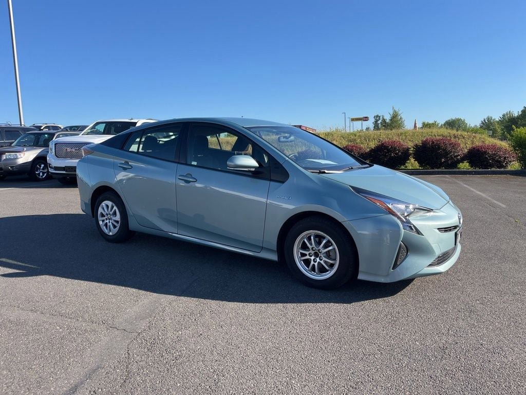Used 2016 Toyota Prius Two FWD image 2