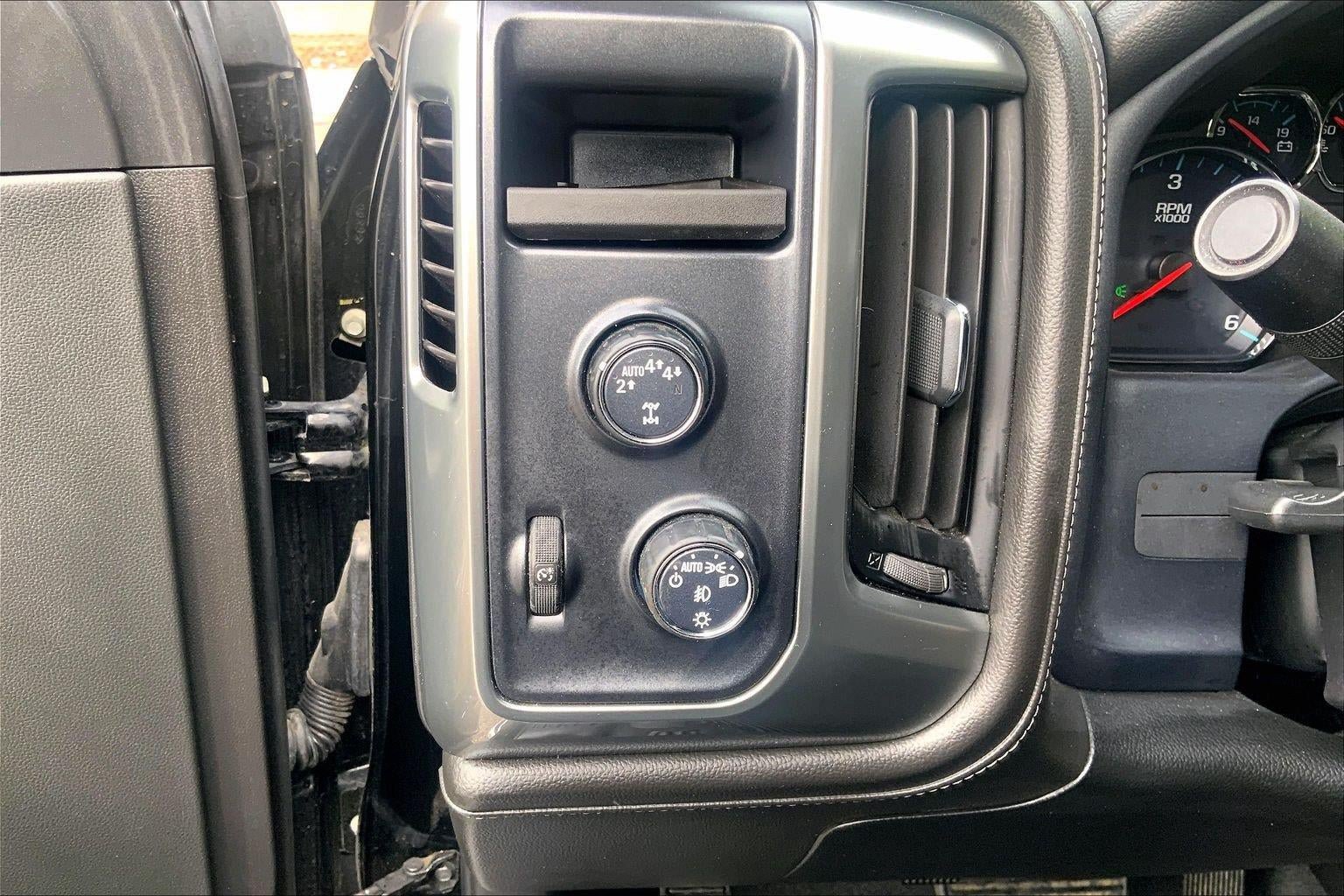 Used 2018 Chevrolet Silverado 1500 LTZ w/ Sport Package AWD/4WD image 33