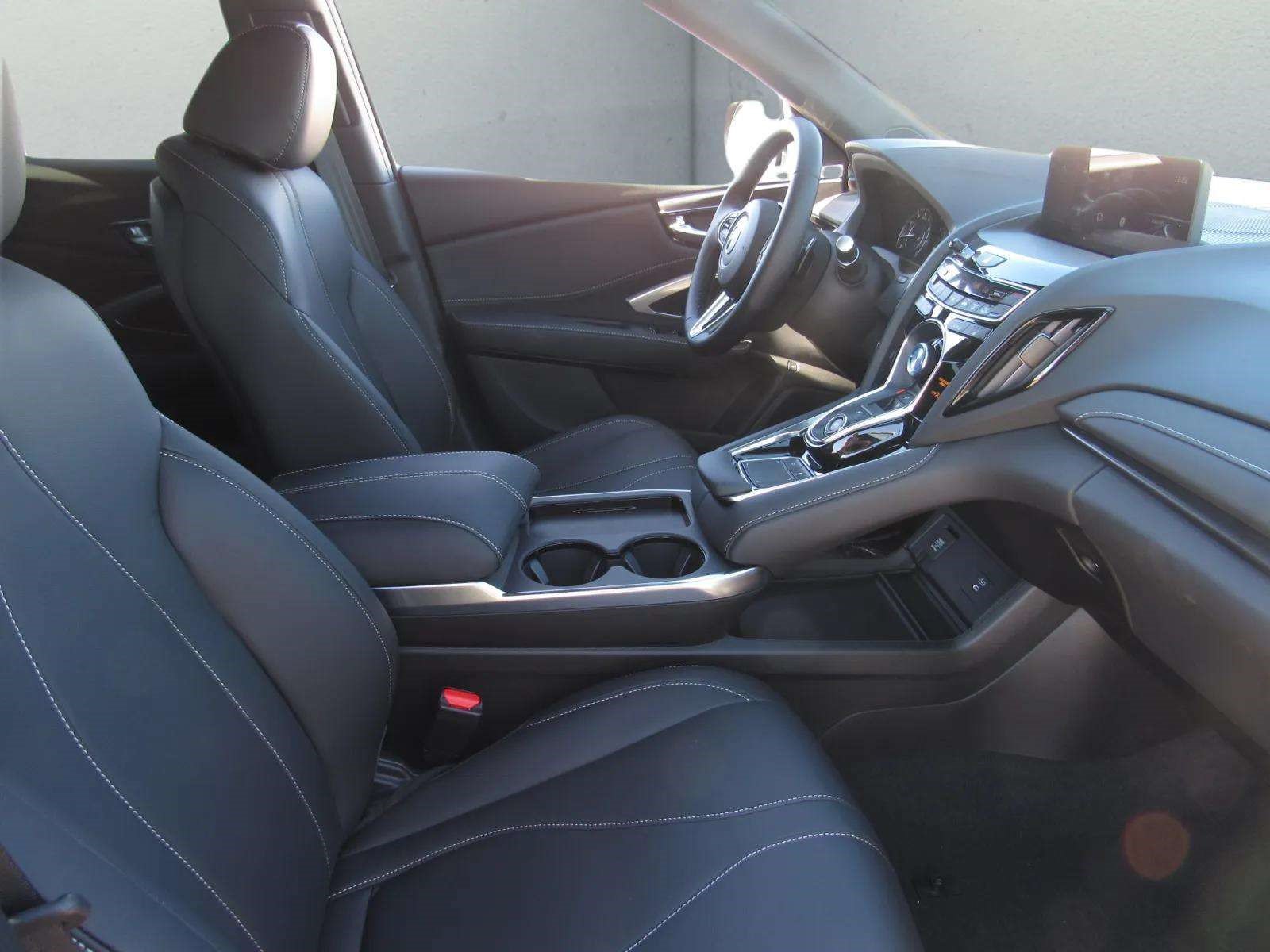 Used 2025 Acura RDX SH-AWD image 9