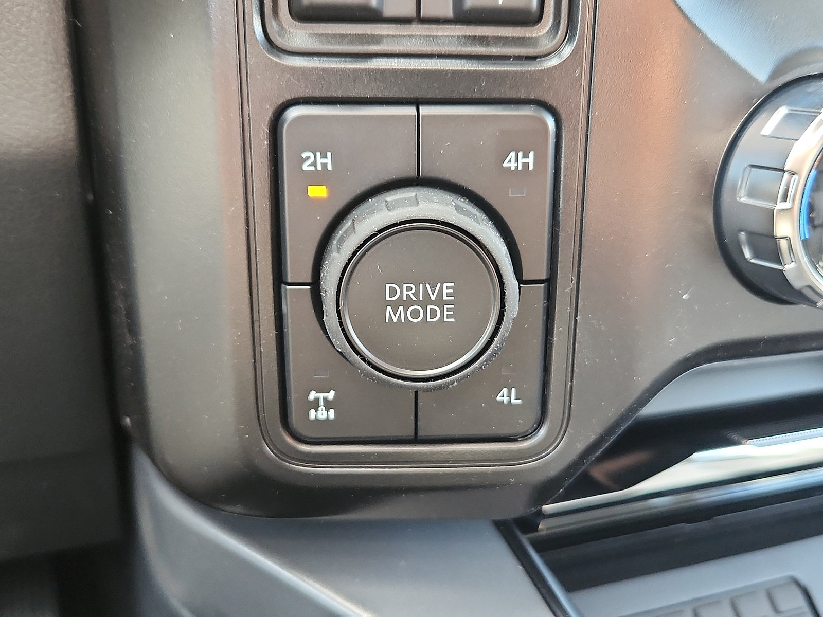 New 2026 Ford F250 Lariat w/ FX4 Off-Road Package AWD/4WD image 17