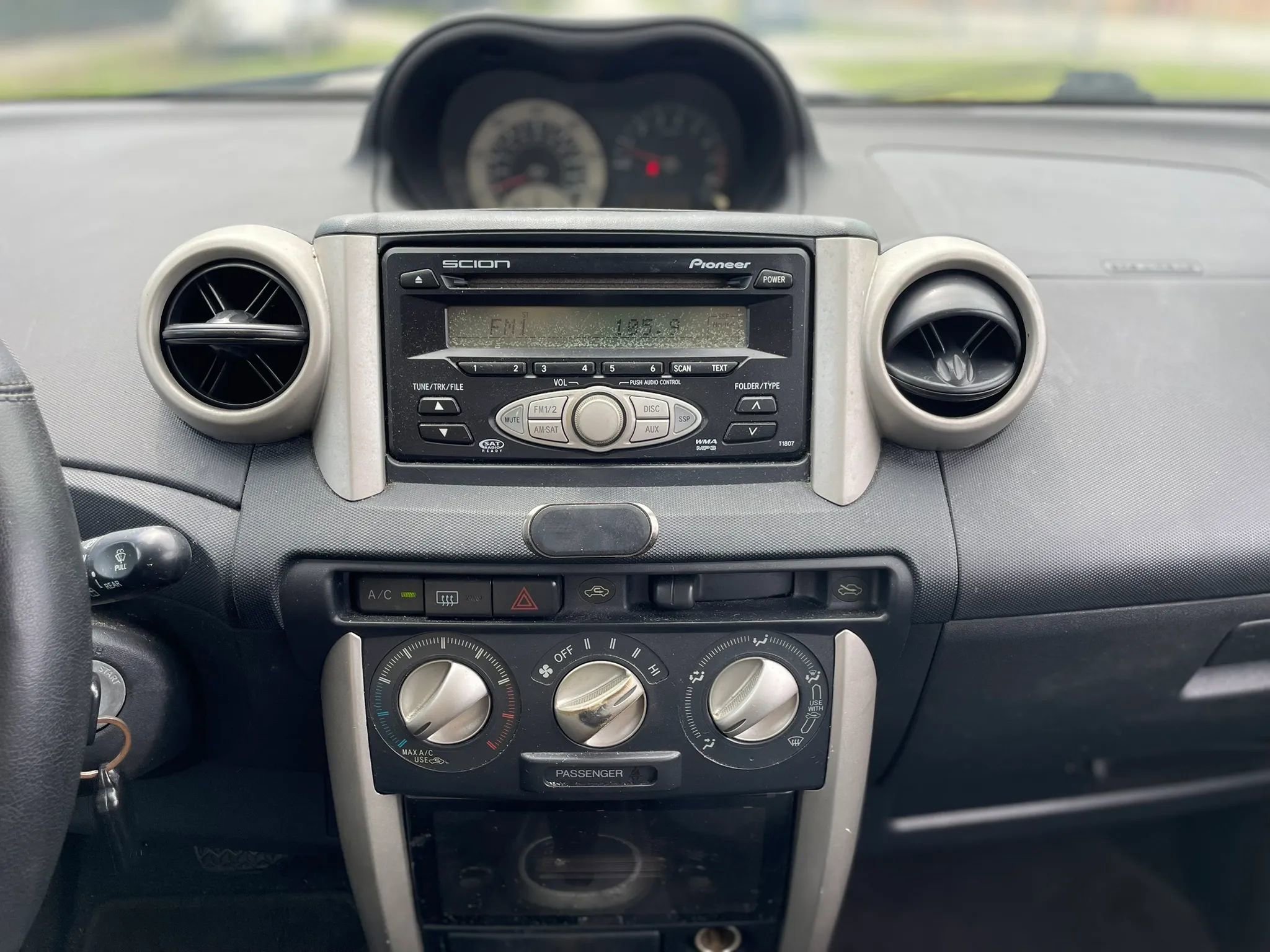 Used 2006 Scion xA FWD image 15