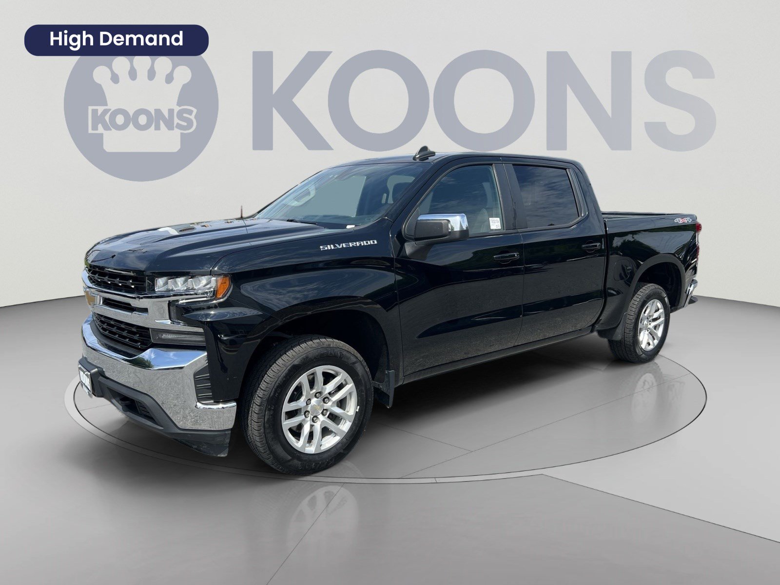 Used 2021 Chevrolet Silverado 1500 LT w/ Convenience Package II AWD/4WD image 1
