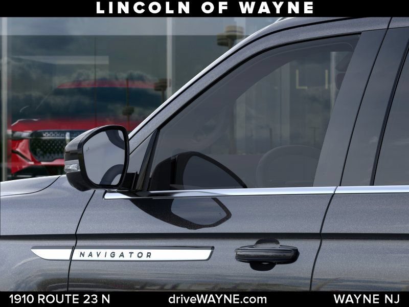 New 2026 Lincoln Navigator Premiere AWD/4WD image 21